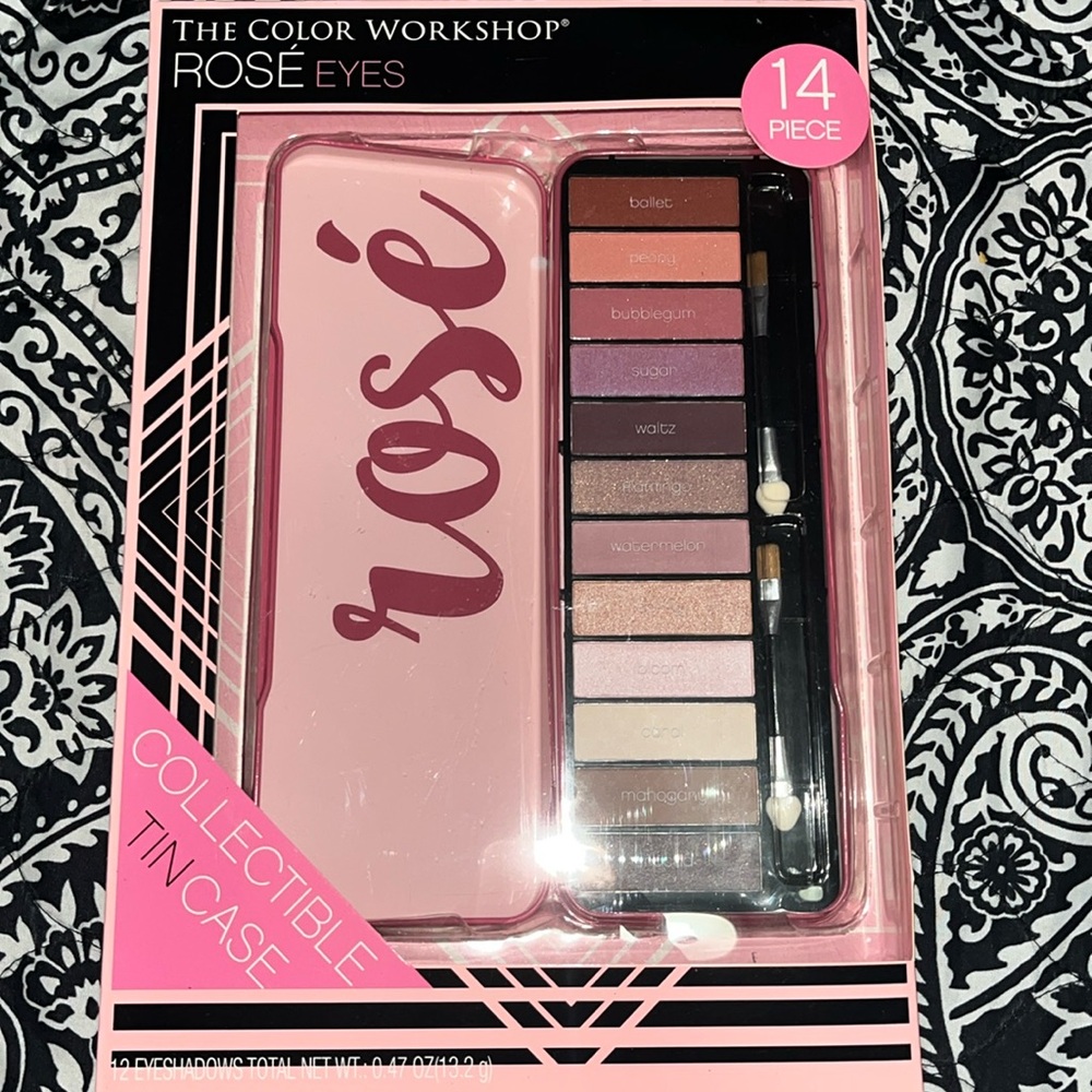 Rose eyeshadow palette